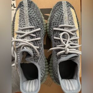 Yeezy Boost 350 V2